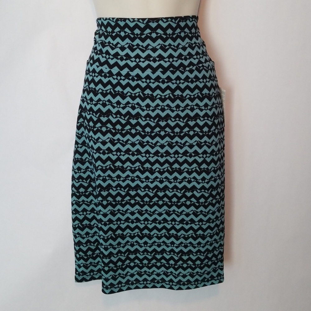 Lularoe Zigzag Print Cassie NWT